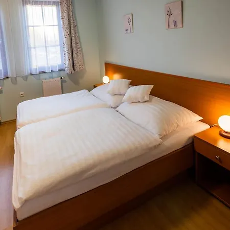 Apartman Eliska Třeboň Exterior foto